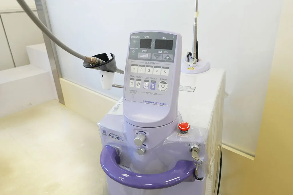 レーザー治療機器